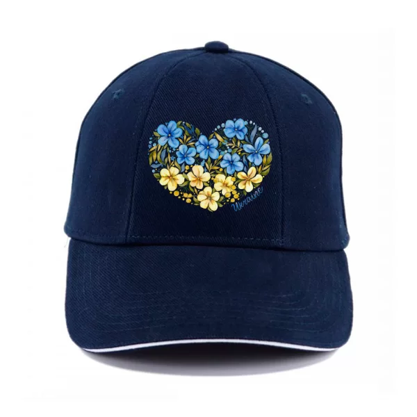Кепка с украинским сердцем