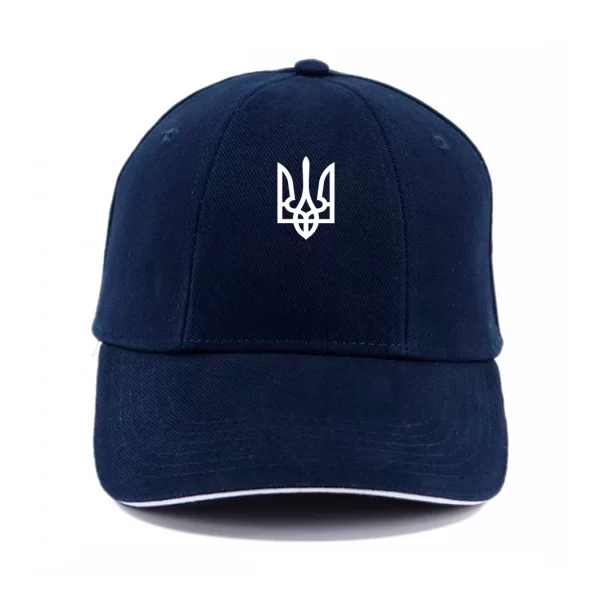 Кепка с маленьким трезубцем